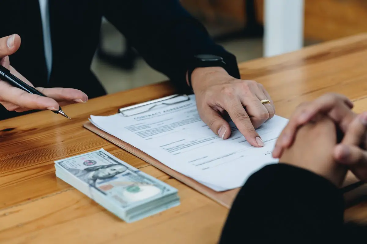 Une Renégociation De L'assurance Emprunteur Entre Un Agent Et Un Client