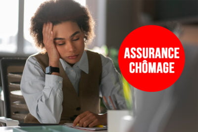 Une illustration représentant un panneau avec le mot "chômage" et une flèche pointant vers le bas, symbolisant une situation précaire ou une baisse.