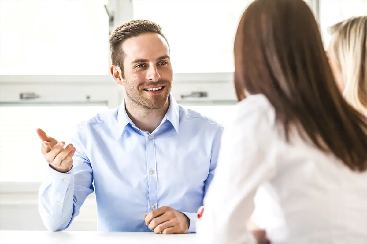 Pourquoi le "small talk" est essentiel pour votre réussite en entreprise